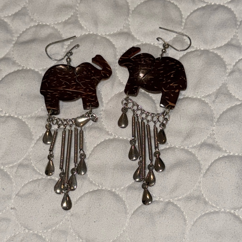 Women Handmade elephant shape with silver dangling accent earrings